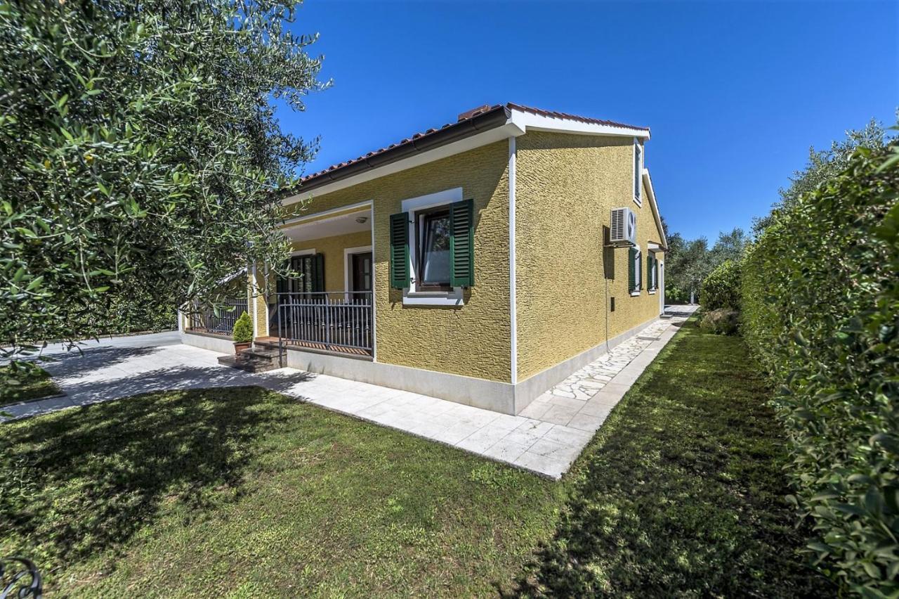 Spacious Three-Bedroom Villa Balun With Pool Poreč Exterior foto