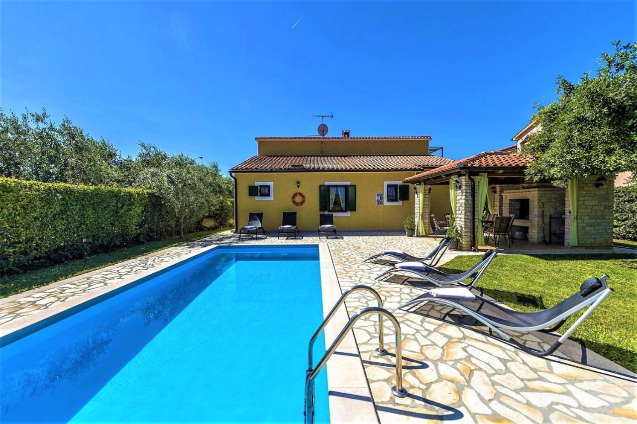 Spacious Three-Bedroom Villa Balun With Pool Poreč Exterior foto
