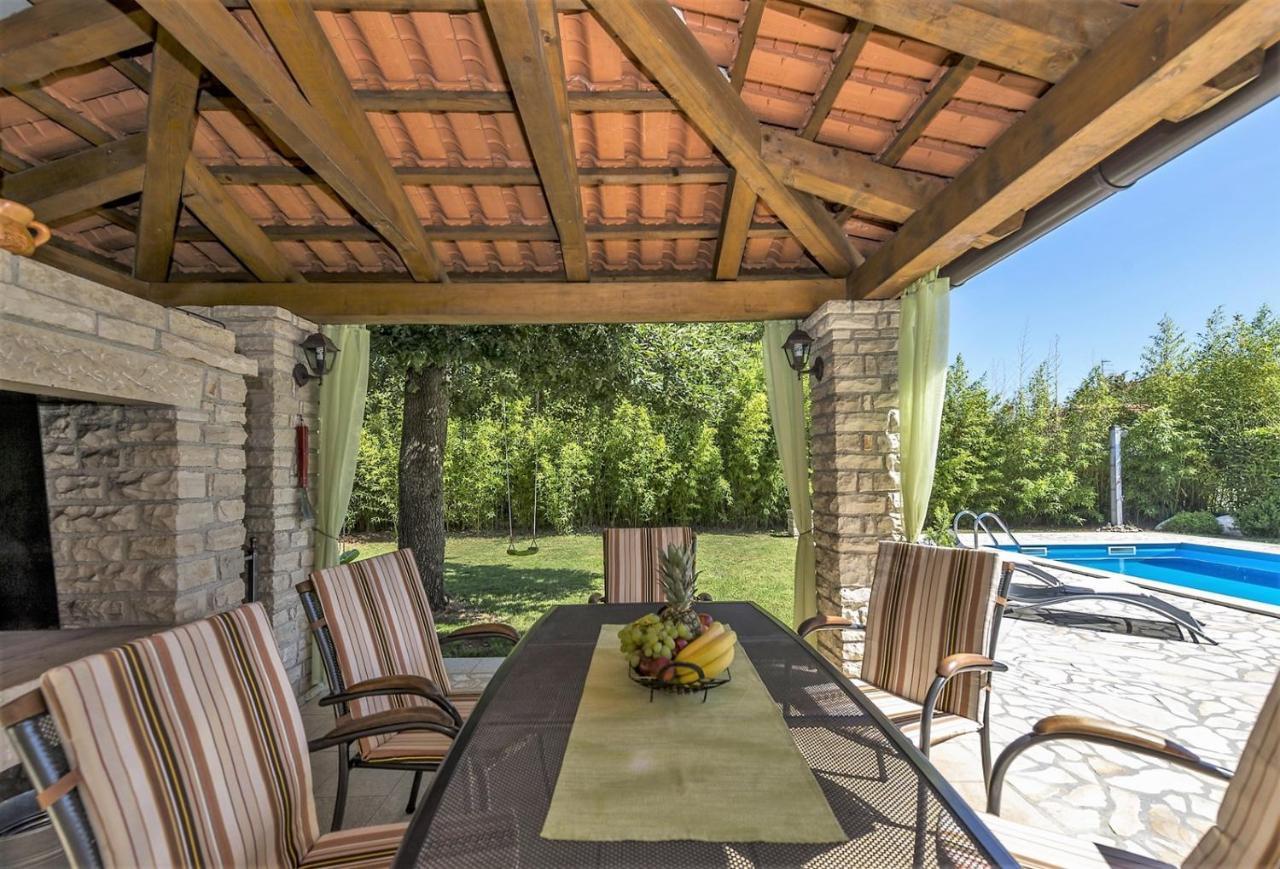 Spacious Three-Bedroom Villa Balun With Pool Poreč Exterior foto