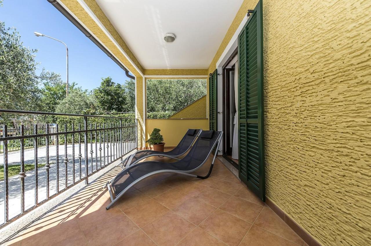 Spacious Three-Bedroom Villa Balun With Pool Poreč Exterior foto
