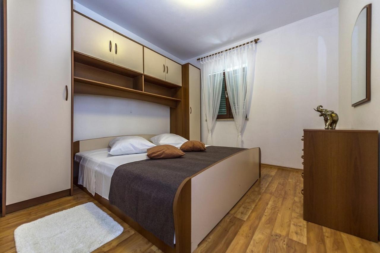 Spacious Three-Bedroom Villa Balun With Pool Poreč Exterior foto