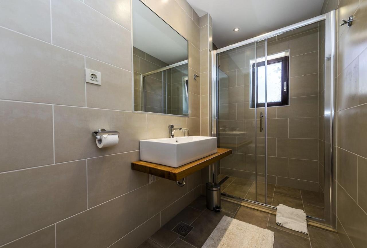 Spacious Three-Bedroom Villa Balun With Pool Poreč Exterior foto